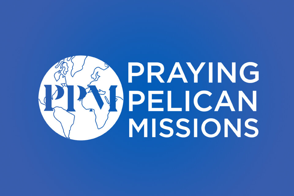 praying pelican logo web
